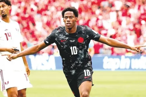 Canada announce themselves with six-goal rout