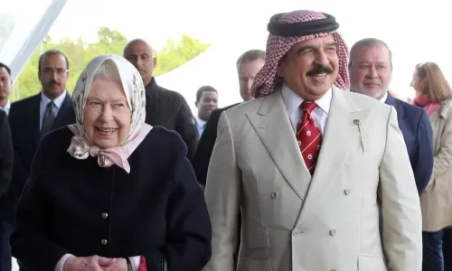 ملك البحرين: العالم فقد رمزاً عظيماً للإنسانية بوفاة الملكة إليزابيث الثانية
