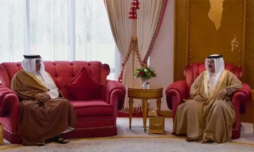 الإشادة بالقيادة الملكية لنجاح سباق جائزة البحرين الكبرى