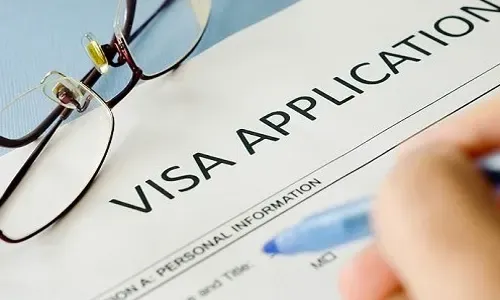 توخَّ الحذر عند التقدم بطلب للحصول على تأشيرة زيارة إلى الإمارات عبر الإنترنت