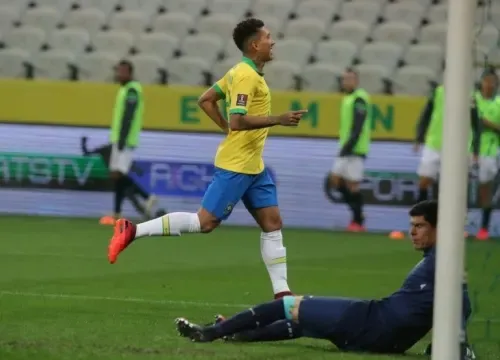 Firmino brace helps Brazil hammer Bolivia in WC qualifier