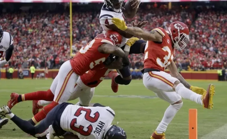 Chiefs rally from 24-0 hole to beat Texans 51-31 in playoffs