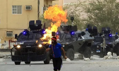 سجن بحرينيين لمحاولتهم قتل رجال شرطة