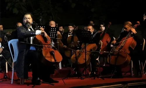 Artists emerge from ruins of Mosul to reclaim Iraqi city’s cultural life