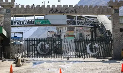 إعادة فتح معبر حدودي بين باكستان وأفغانستان بعد مفاوضات