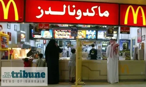 Saudi eliminates gender-segregated entrances for eateries