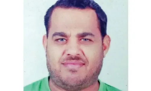 مصرع شخص وفقدان آخر إثر انقلاب قارب بالقرب من جسر الملك فهد