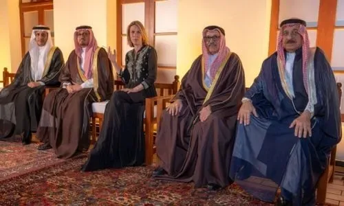 دانّات تعيد تجسيد صورة تاريخية بعد 110 أعوام