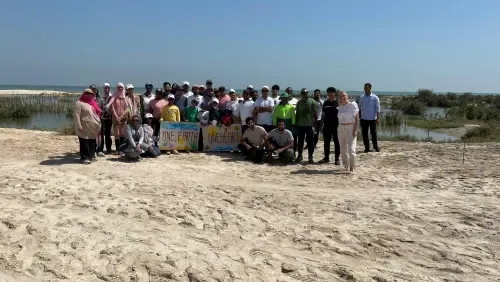 بلدية المنطقة الجنوبية تقود حملة لتنظيف السواحل بالتعاون مع "ون هارت البحرين" وشركة "أورباسر"