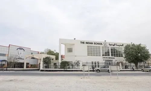 بدء تطبيق زيادة الرسوم الدراسية في المدرسة الهندية بالبحرين