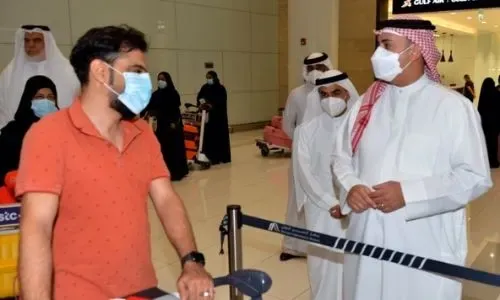 وزير العدل يشهد مغادرة الفوج الأول من حجاج مملكة البحرين