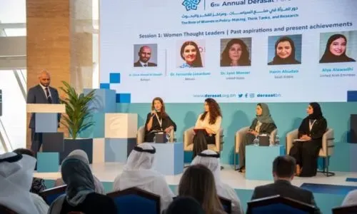 تقدم الاستعدادات لمنتدى دراسات السادس؛ واختيار فندق ويندام جراند المنامة شريكاً للإقامة