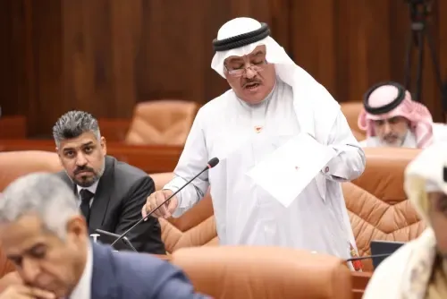 نواب يطالبون بإحلال الخريجين البحرينيين محل الوافدين في مجموعة واسعة من المهن