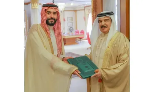 عاهل البلاد يتلقى رسالة من خادم الحرمين الشريفين