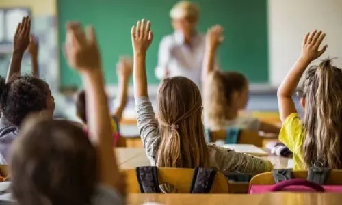 براءة معلم بحريني من تهمة الاعتداء على طلاب