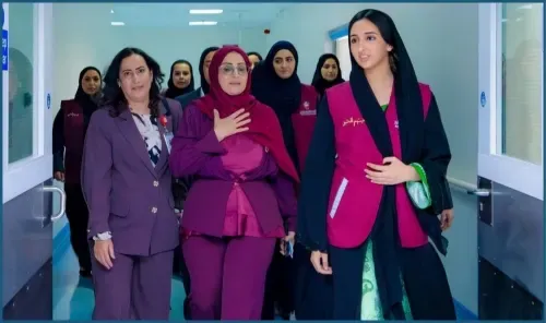 الشيخة شيماء تزور المصابين في مجمع السلمانية الطبي