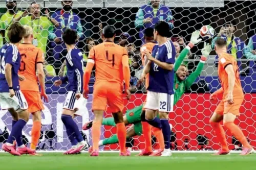 اليابان تنتزع تعادلاً مثيراً 2-2 من هولندا في كأس العالم