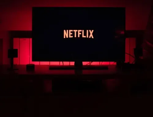 نتفليكس تجري محادثات للحصول على محتوى هندي من شركة Viacom18 التابعة لـ Reliance
