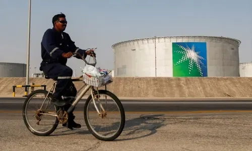Oil bears and bulls grapple as market puzzlesover pandemic exit
