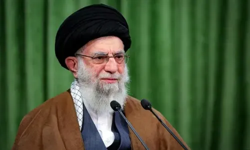 مسؤول إيراني ينفي شائعات وفاة خامنئي