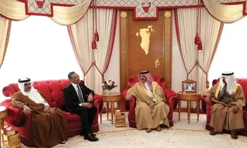 جلالة الملك يشيد بالعلاقات الوثيقة مع ماليزيا