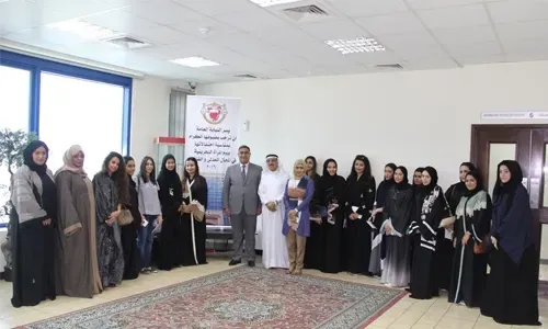 طالبات القانون في جامعة البحرين الملكية يزرن النيابة العامة
