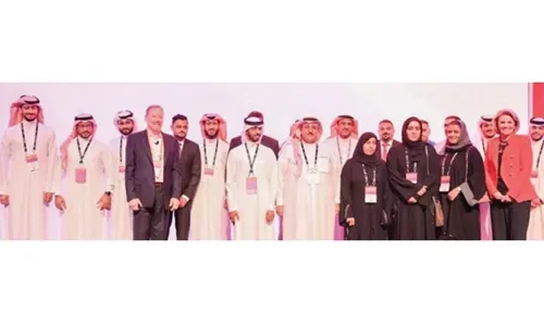 أمازون تمنح شهادات لموظفي خمس جهات حكومية