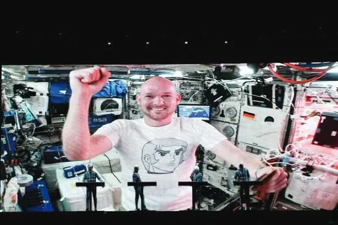 Astronaut drops in, plays duet from space