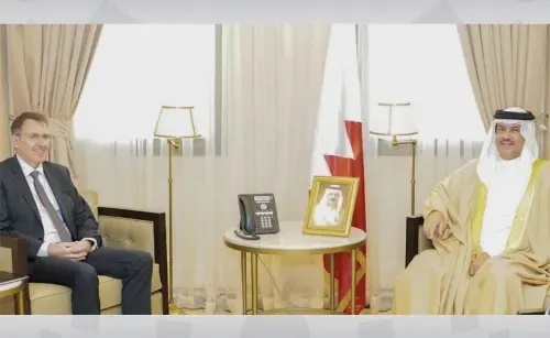 Al Doseri receives German, Italian ambassadors