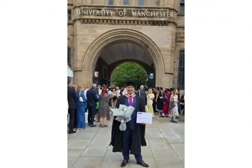 الشيخ خالد بن خليفة آل خليفة يحصل على درجة الماجستير من جامعة مانشستر