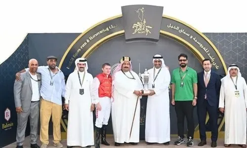 غريغاديل يفوز بكأس «هاوس إم إي» في السباق الرئيسي بنادي راشد للفروسية وسباق الخيل