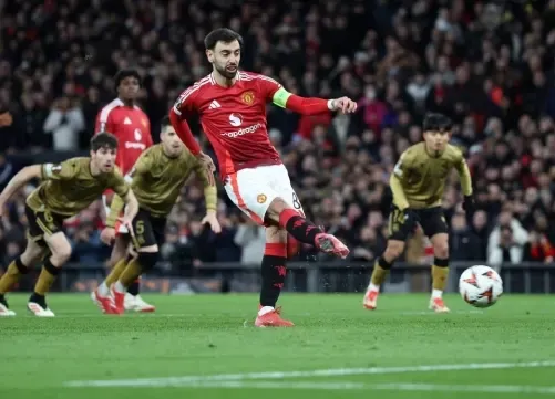 فرنانديز يقود مانشستر يونايتد إلى ربع نهائي الدوري الأوروبي وتوتنهام يتأهل