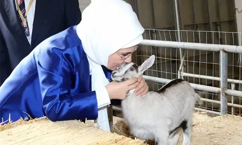 عقيلة الرئيس التركي تزور معالم سياحية