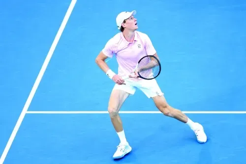 Sinner storms into Miami quarters