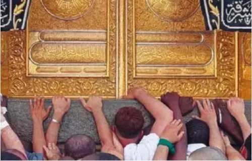 Pilgrims from the West flock to hajj