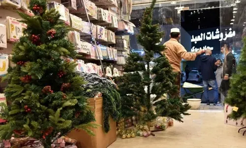 زينة عيد الميلاد تُطرح للبيع لأول مرة في المملكة العربية السعودية