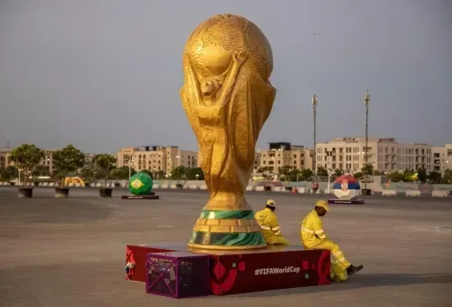 كأس العالم FIFA: جدول المباريات المزدحم يضع اللاعبين في حيرة بين النادي والمنتخب؛ وارتفاع معدلات الإصابات