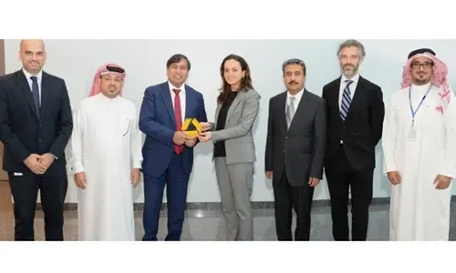 البنك الأهلي المتحد يحصل على جائزة التميز في المعالجة المباشرة (STP) من كوميرز بنك
