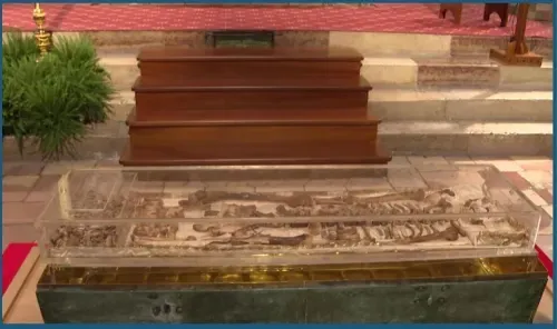 عرض هيكل القديس فرنسيس الأسيزي للجمهور بمناسبة الذكرى الـ 800 لوفاته