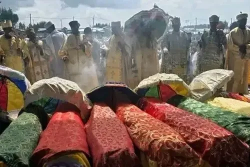 مقتل 14 مصلياً في انهيار أرضي بدير في إثيوبيا وعمليات الإنقاذ مستمرة