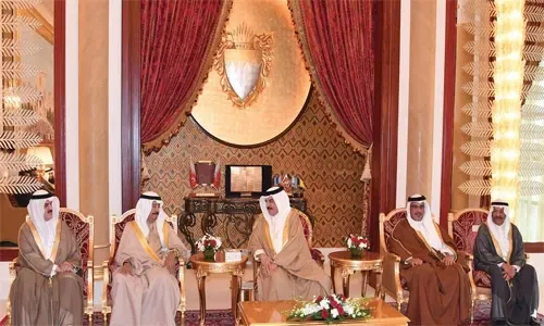 جلالة الملك يشيد بالتشريعات