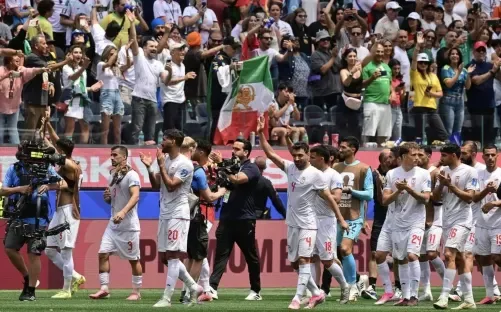 تحالف غير متوقع: مشجعون مكسيكيون يهتفون لإيران