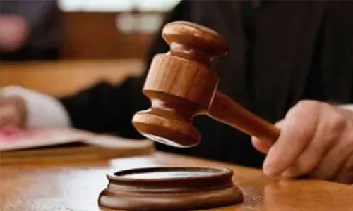 ثلاثة يواجهون المحاكمة بتهمة إجبار خادمة على ممارسة الرذيلة