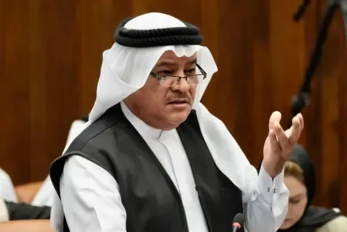 نائب يستقيل من لجنة التحقيق في الإسكان، مشيراً إلى "غياب الجدية"