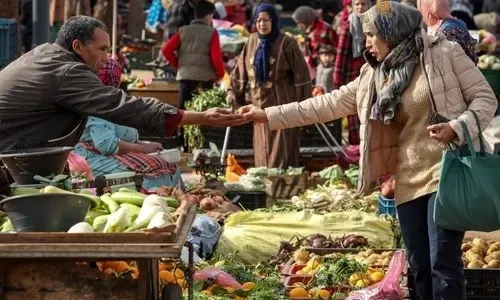 المغاربة يكافحون لتوفير الخضروات مع اقتراب شهر رمضان