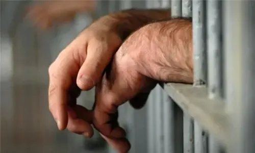 الحكم بالسجن خمس سنوات على مهرب مخدرات آسيوي