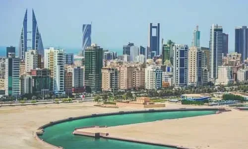 البحرين توفر آفاقاً وظيفية واعدة للنساء الوافدات