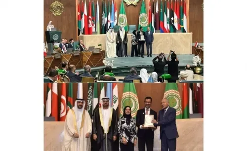 وزير شؤون البلديات والزراعة يتسلم جائزة التميز الحكومي العربي 2025