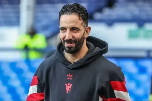روبن أموريم يتدخل لدعم موظفي مانشستر يونايتد وسط اضطرابات خفض التكاليف