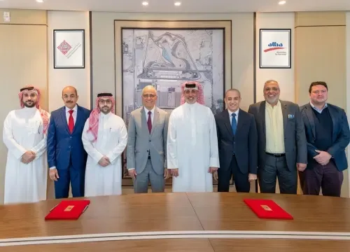 حلبة البحرين الدولية وشركة ألبا توقعان اتفاقية شراكة جديدة طويلة الأمد